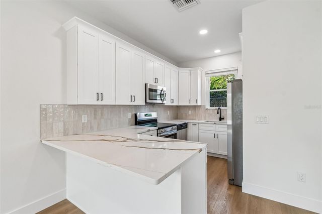 2844 30TH AVENUE N, St Petersburg, FL 33713