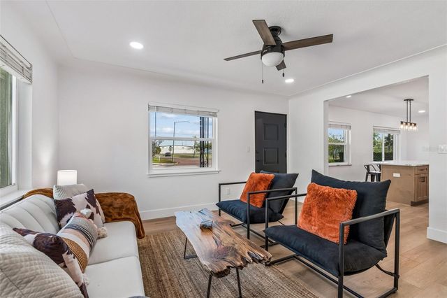 2844 30TH AVENUE N, St Petersburg, FL 33713