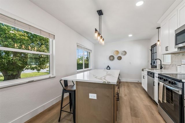 2844 30TH AVENUE N, St Petersburg, FL 33713