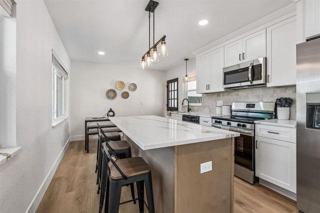 2844 30TH AVENUE N, St Petersburg, FL 33713