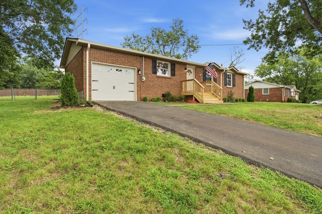 230 S Valley Rd, Hendersonville, TN 37075