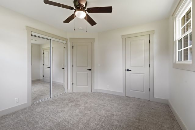 230 S Valley Rd, Hendersonville, TN 37075