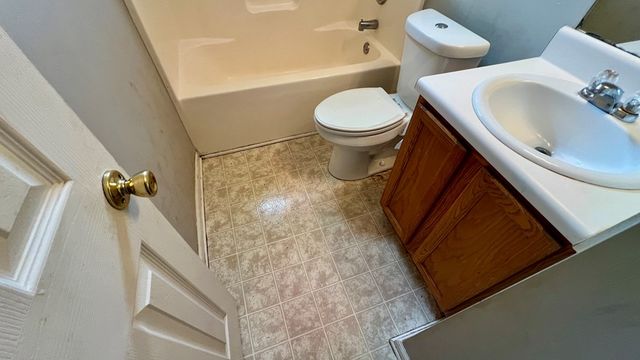 195 Creekside Drive, Grantville, GA 30220