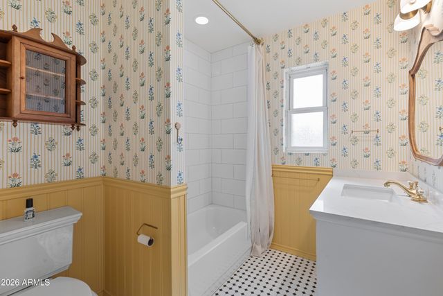 4213 E LEWIS Avenue, Phoenix, AZ 85008