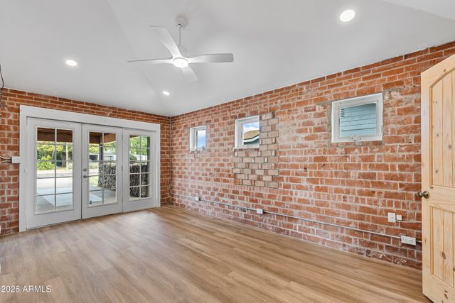 4213 E LEWIS Avenue, Phoenix, AZ 85008