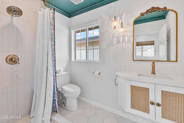 4213 E LEWIS Avenue, Phoenix, AZ 85008