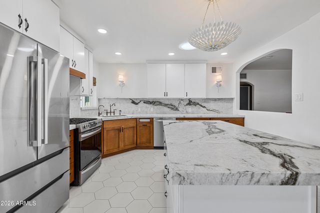 4213 E LEWIS Avenue, Phoenix, AZ 85008