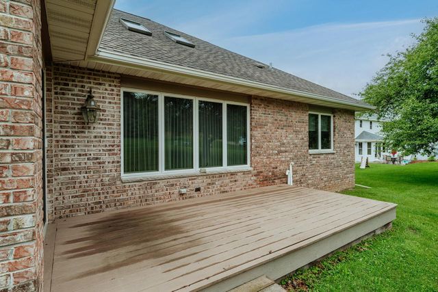 W270N2568 Orchard LANE, Pewaukee, WI 53072