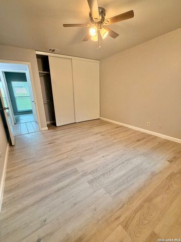 838 Big Sky Dr, San Antonio, TX 78245