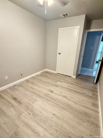 838 Big Sky Dr, San Antonio, TX 78245