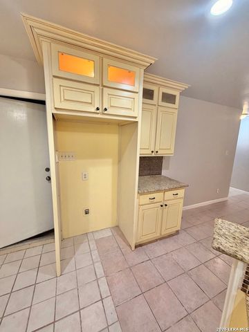 838 Big Sky Dr, San Antonio, TX 78245