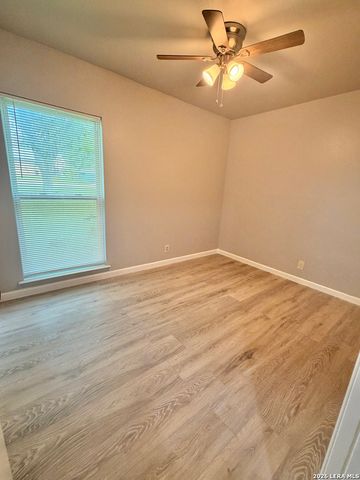 838 Big Sky Dr, San Antonio, TX 78245