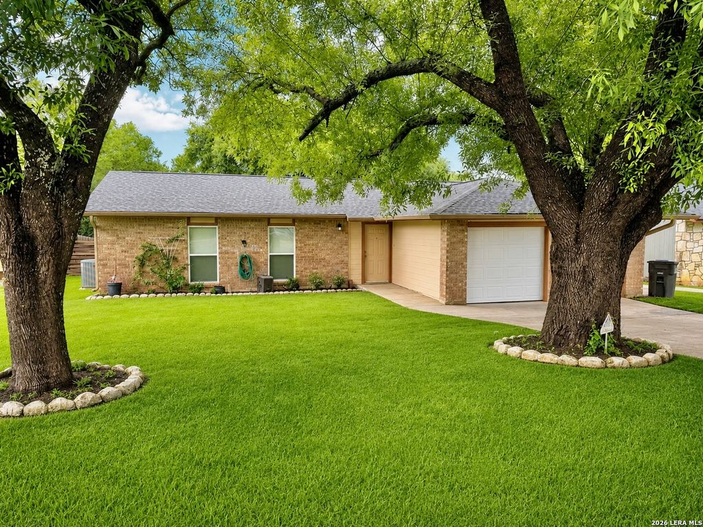 838 Big Sky Dr, San Antonio, TX 78245