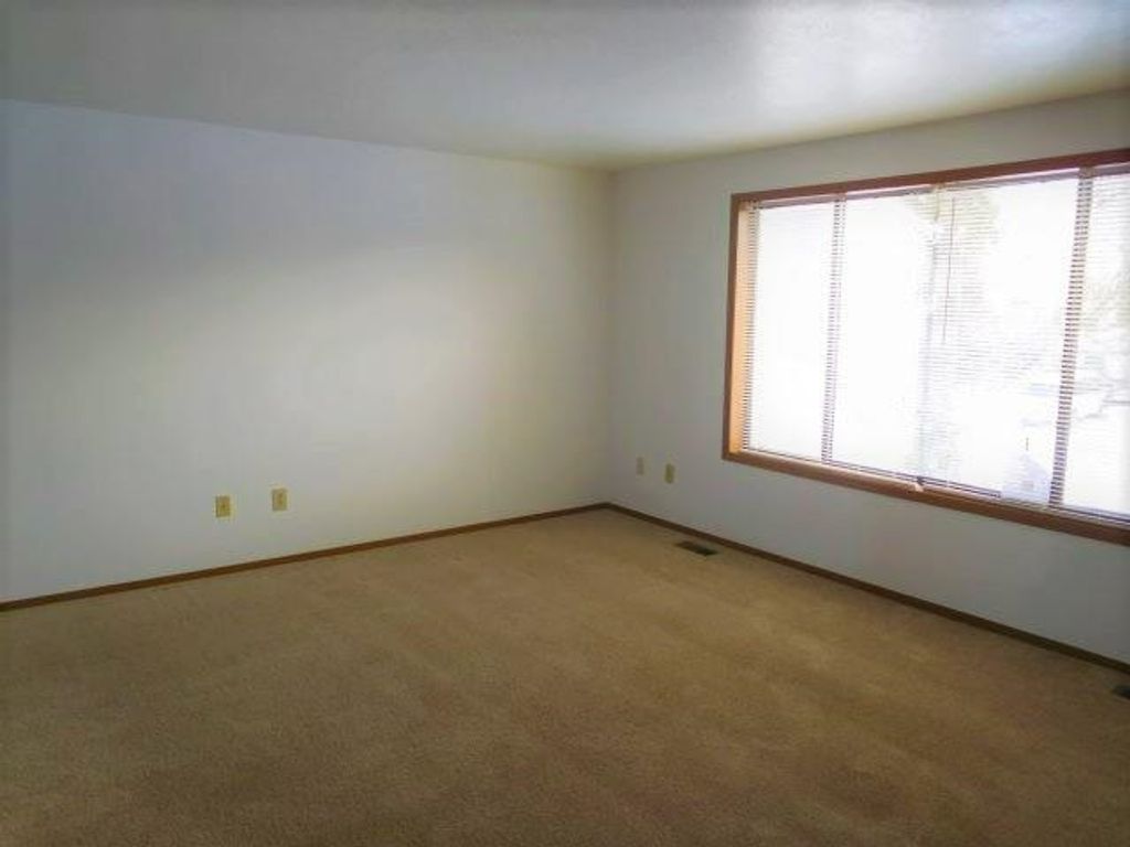 820 S Calvin Rd, Spokane Valley, WA 99037 photo 3