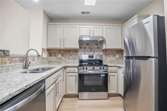184 DARBYS CROSSING Court, Hiram, GA 30141