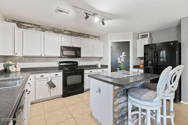 4021 E Lushfield Drive, Tucson, AZ 85756