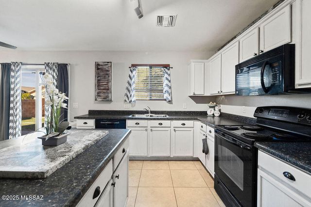 4021 E Lushfield Drive, Tucson, AZ 85756