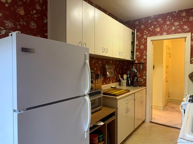 1 Meadow Drive 3-C, Woodmere, NY 11598