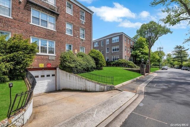 1 Meadow Drive 3-C, Woodmere, NY 11598