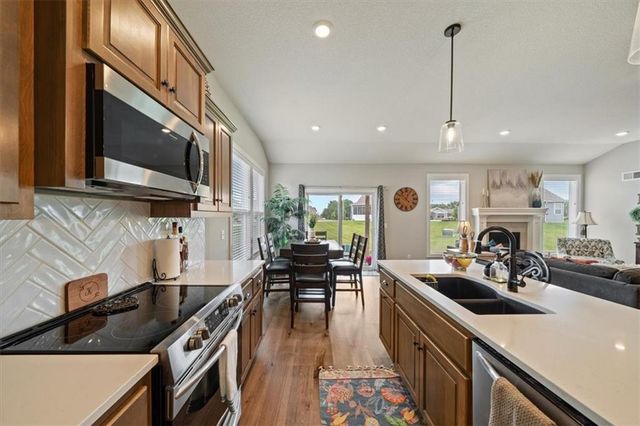 1536 SW Arbor Valley Drive, Lee's Summit, MO 64082