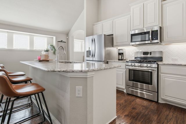 212 Spruce Valley Drive, Justin, TX 76247