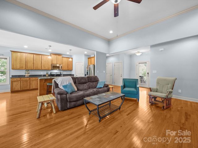 2051 Great North Road, Winnsboro, SC 29180