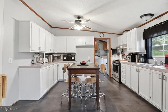 156 LINDA DR, New Oxford, PA 17350