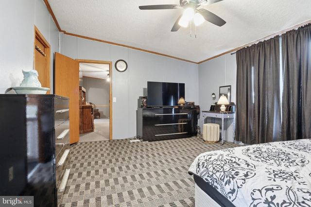 156 LINDA DR, New Oxford, PA 17350