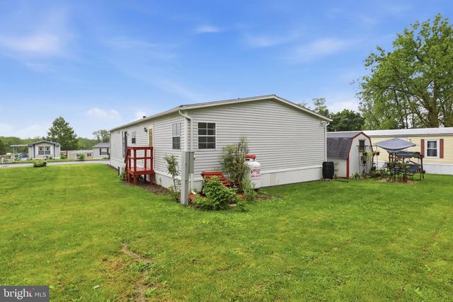 156 LINDA DR, New Oxford, PA 17350