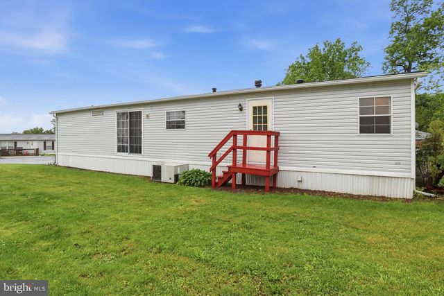 156 LINDA DR, New Oxford, PA 17350