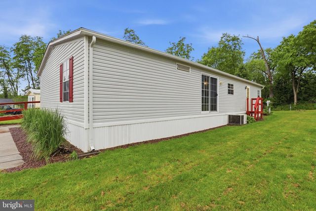 156 LINDA DR, New Oxford, PA 17350