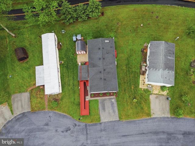 156 LINDA DR, New Oxford, PA 17350