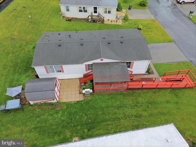 156 LINDA DR, New Oxford, PA 17350