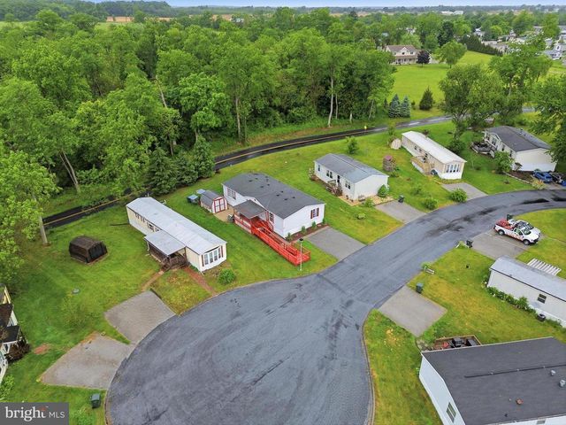 156 LINDA DR, New Oxford, PA 17350