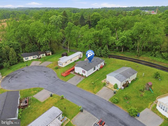 156 LINDA DR, New Oxford, PA 17350