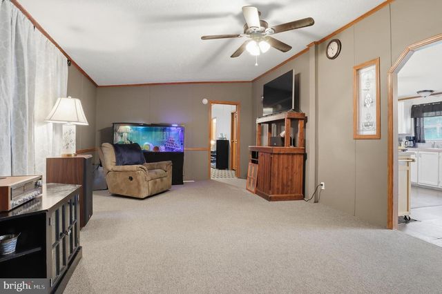 156 LINDA DR, New Oxford, PA 17350