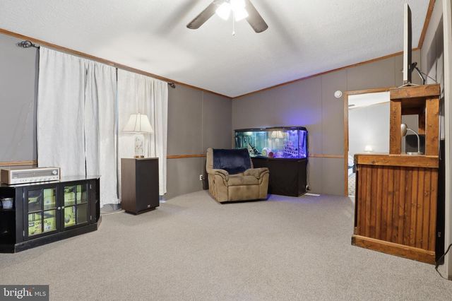 156 LINDA DR, New Oxford, PA 17350