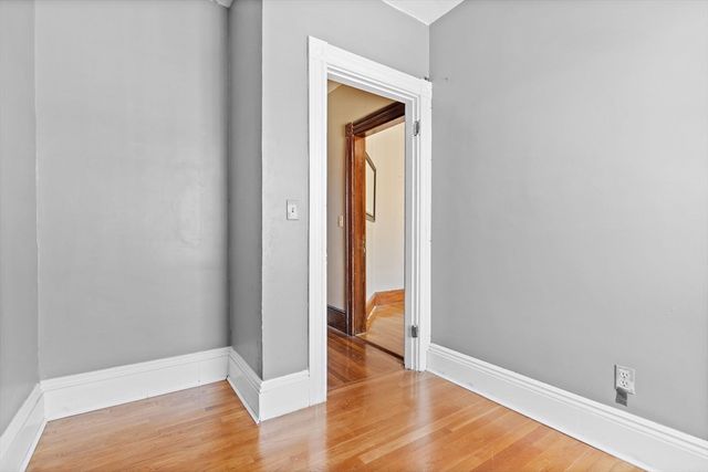 9 Romsey St 3, Boston, MA 02125