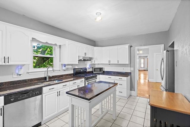 9 Romsey St 3, Boston, MA 02125
