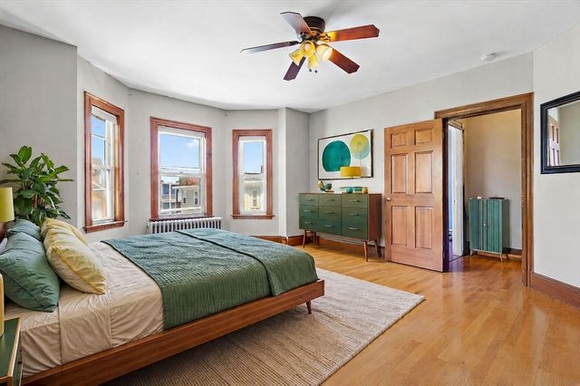 9 Romsey St 3, Boston, MA 02125