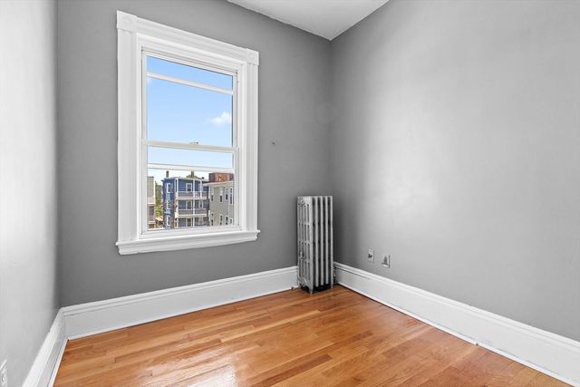 9 Romsey St 3, Boston, MA 02125
