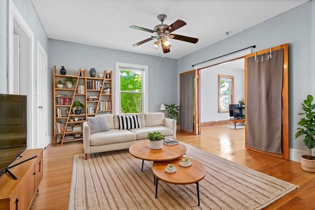 9 Romsey St 3, Boston, MA 02125