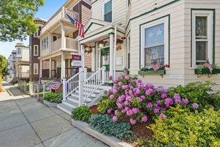 9 Romsey St 3, Boston, MA 02125