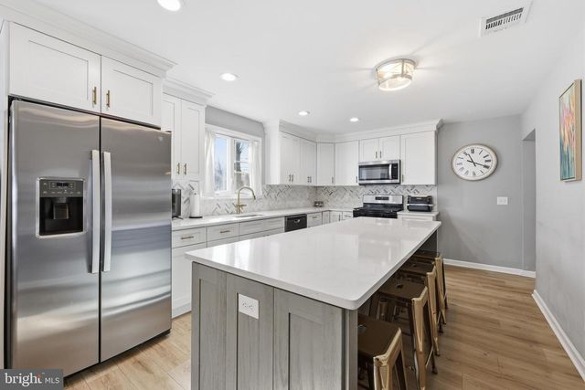 301 N 4TH ST, Hammonton, NJ 08037