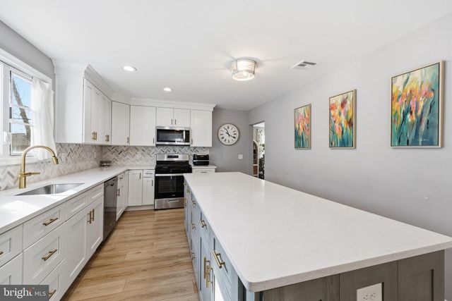 301 N 4TH ST, Hammonton, NJ 08037