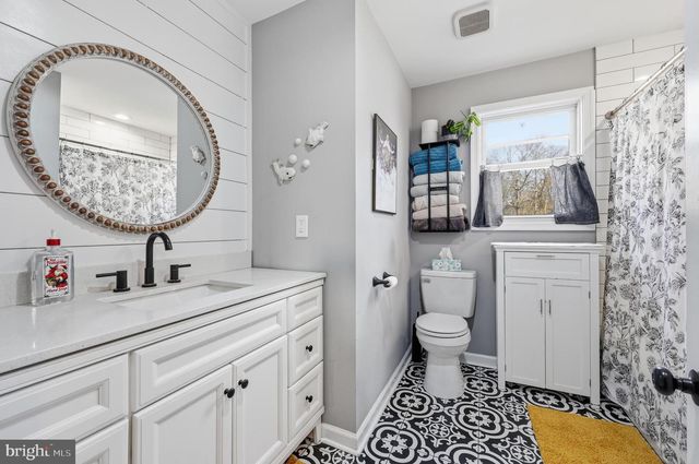 301 N 4TH ST, Hammonton, NJ 08037