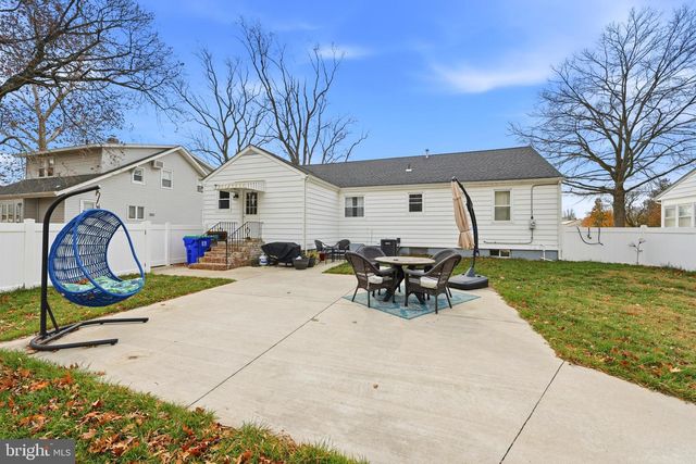 301 N 4TH ST, Hammonton, NJ 08037