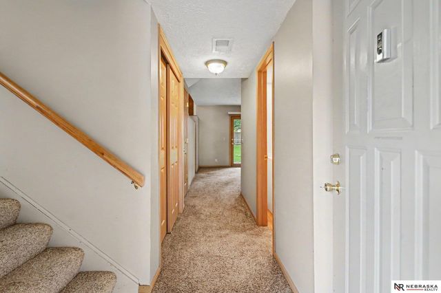 14517 R Street, Omaha, NE 68137