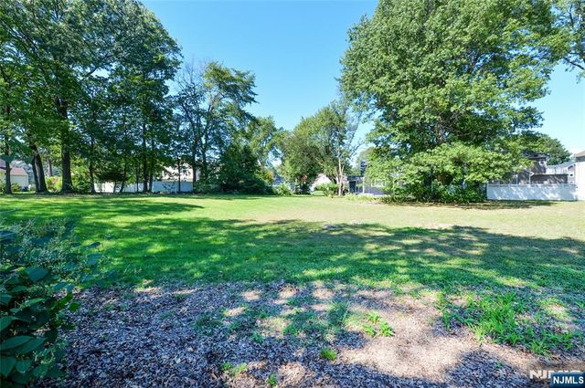 17-16 Well Drive, Fair Lawn, NJ 07410