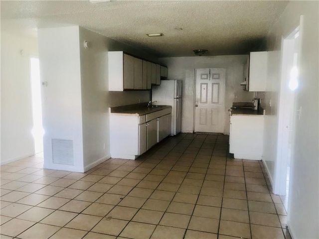 1038 NW 8th Avenue, Fort Lauderdale, FL 33311